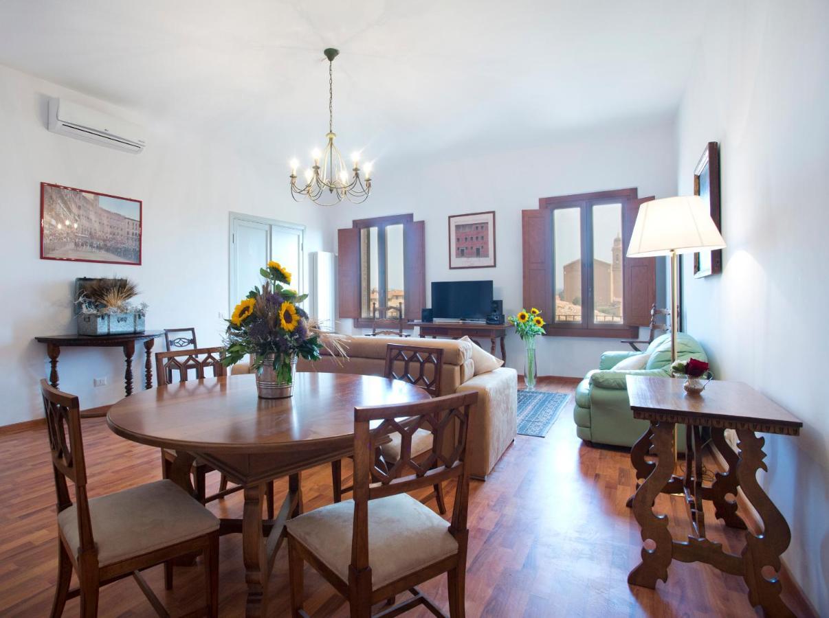 Residenza D'Epoca Palazzo Piccolomini Apartment Siena Luaran gambar