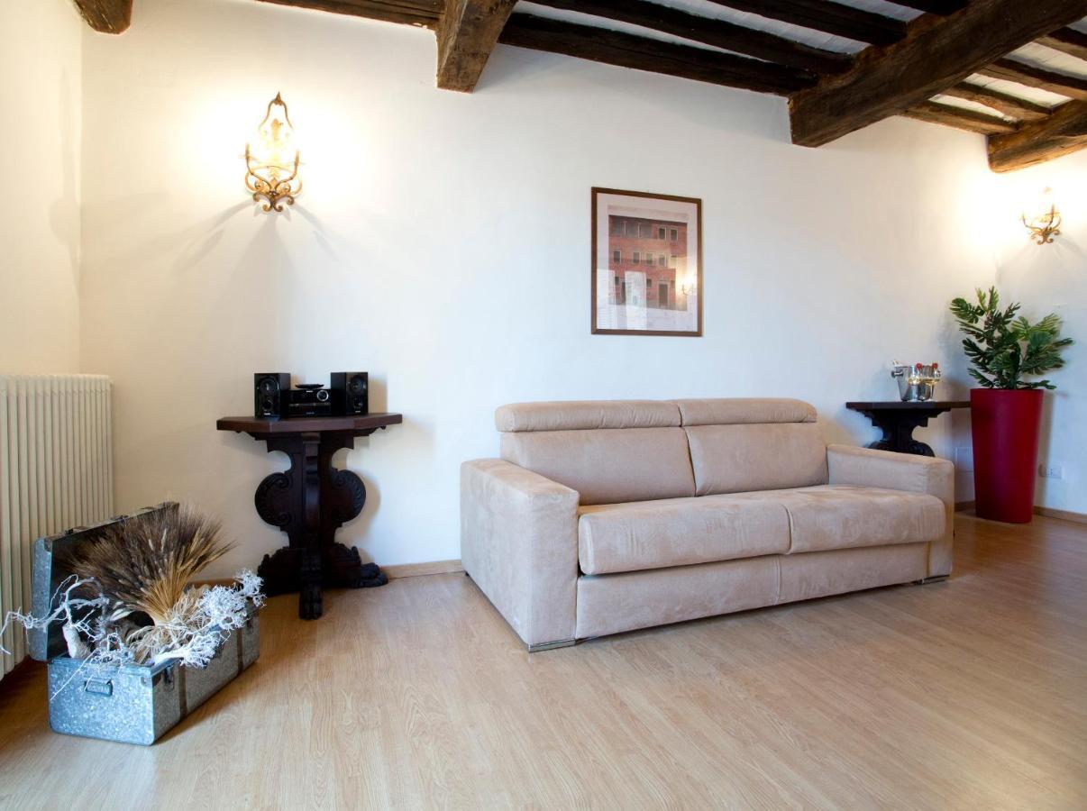 Residenza D'Epoca Palazzo Piccolomini Apartment Siena Luaran gambar