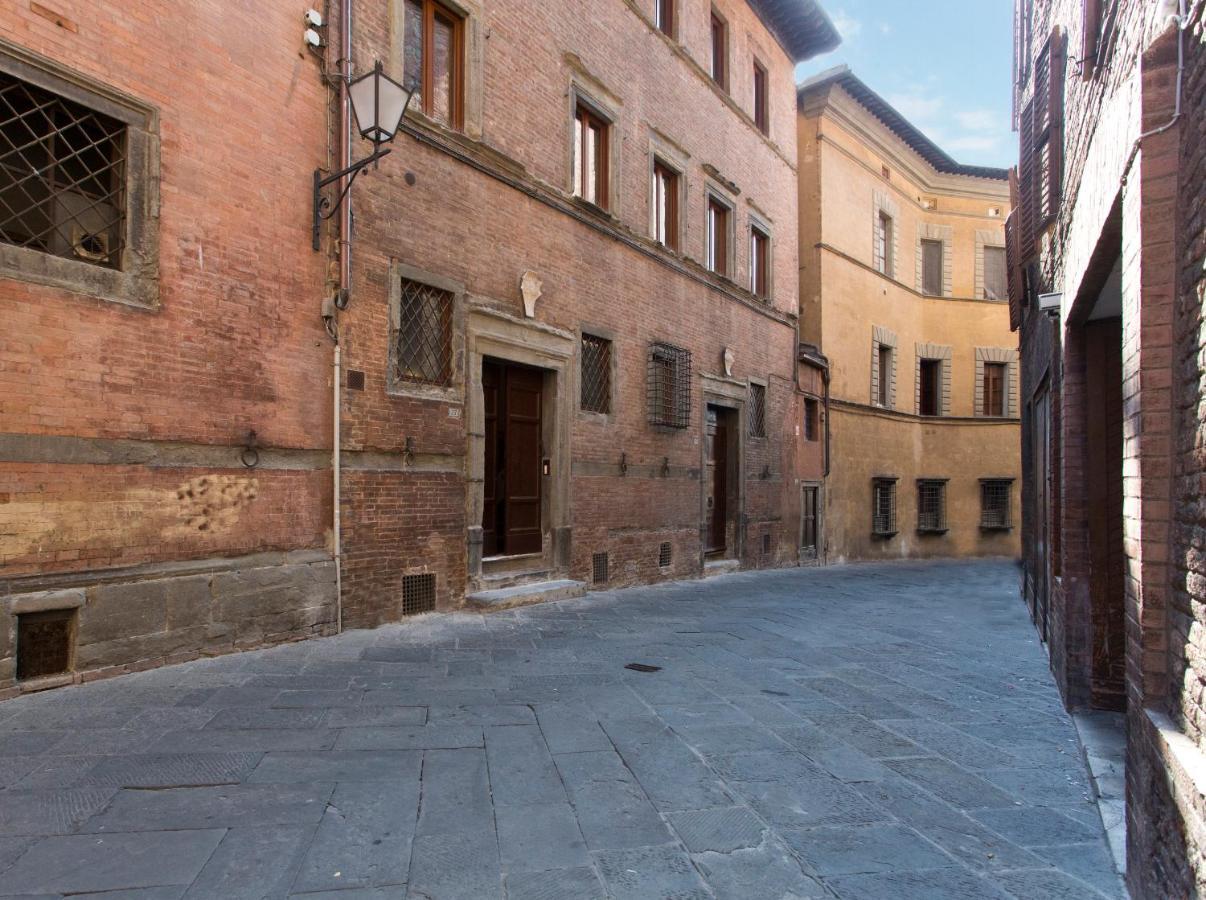Residenza D'Epoca Palazzo Piccolomini Apartment Siena Luaran gambar